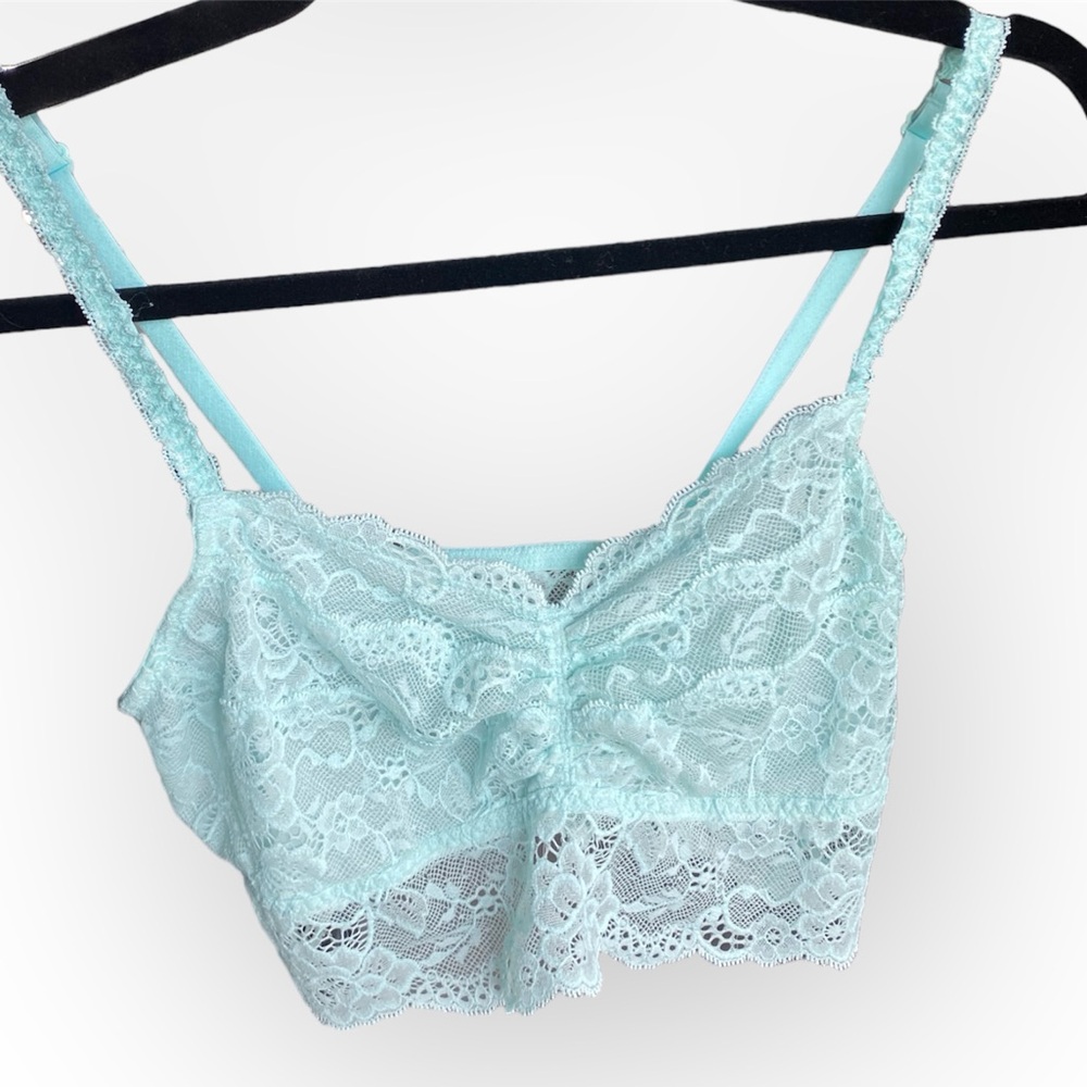 Victoria’s Secret Pink Lace Bralette Size L Wire Free